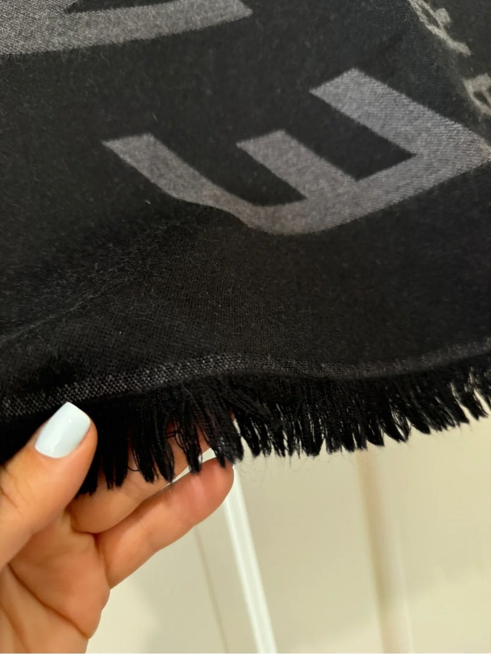Givenchy chevron logo pattern wool scarf men women black grey Paris